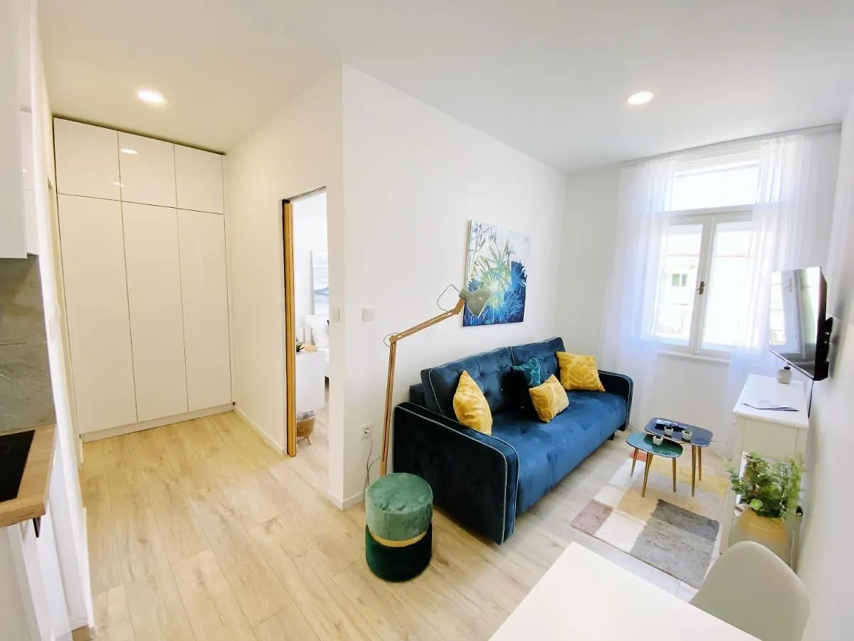 New Stylish & Modern Studio Apart - With Sea View Apartment Pula